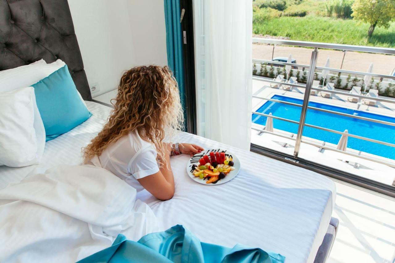 Hotel Ambiente Ulcinj Ngoại thất bức ảnh