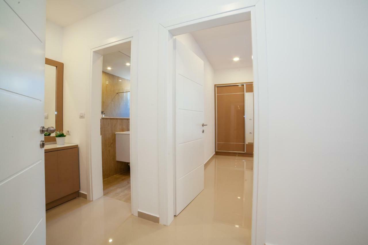 Hotel Ambiente Ulcinj Ngoại thất bức ảnh
